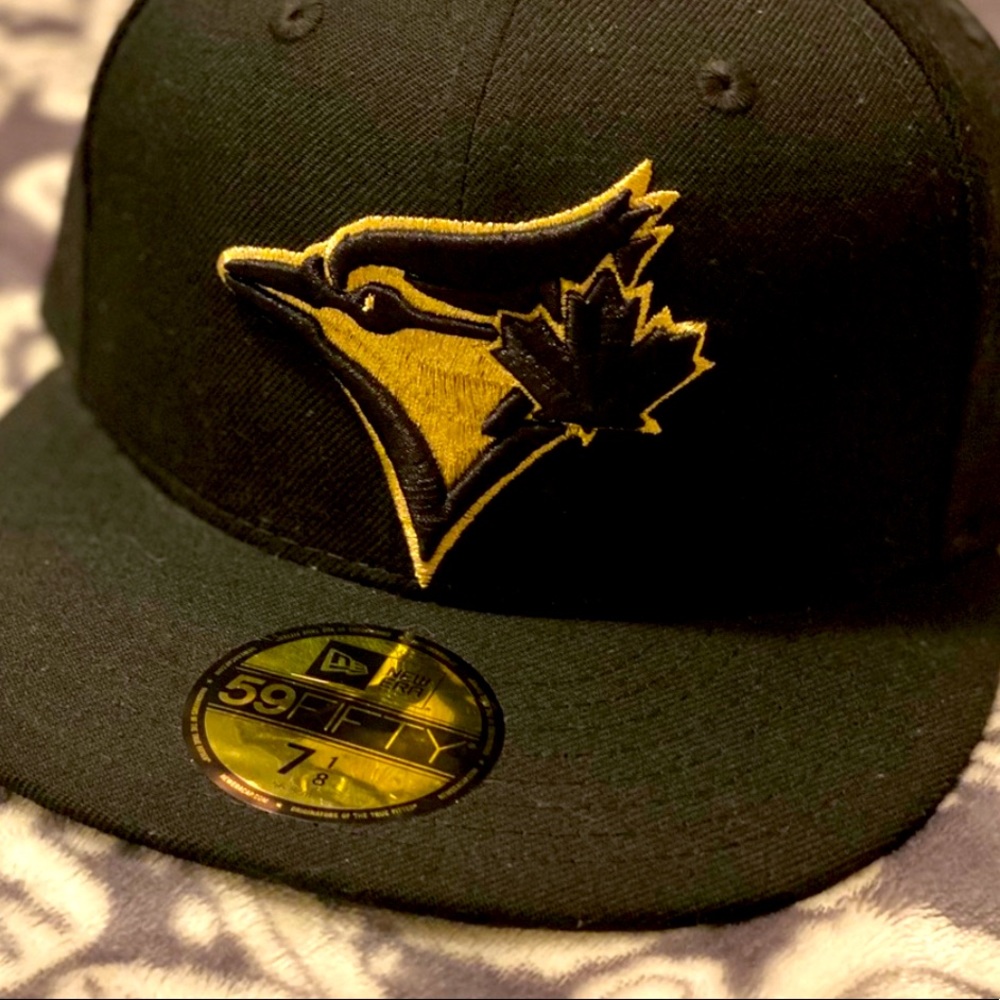 Fitted cap
